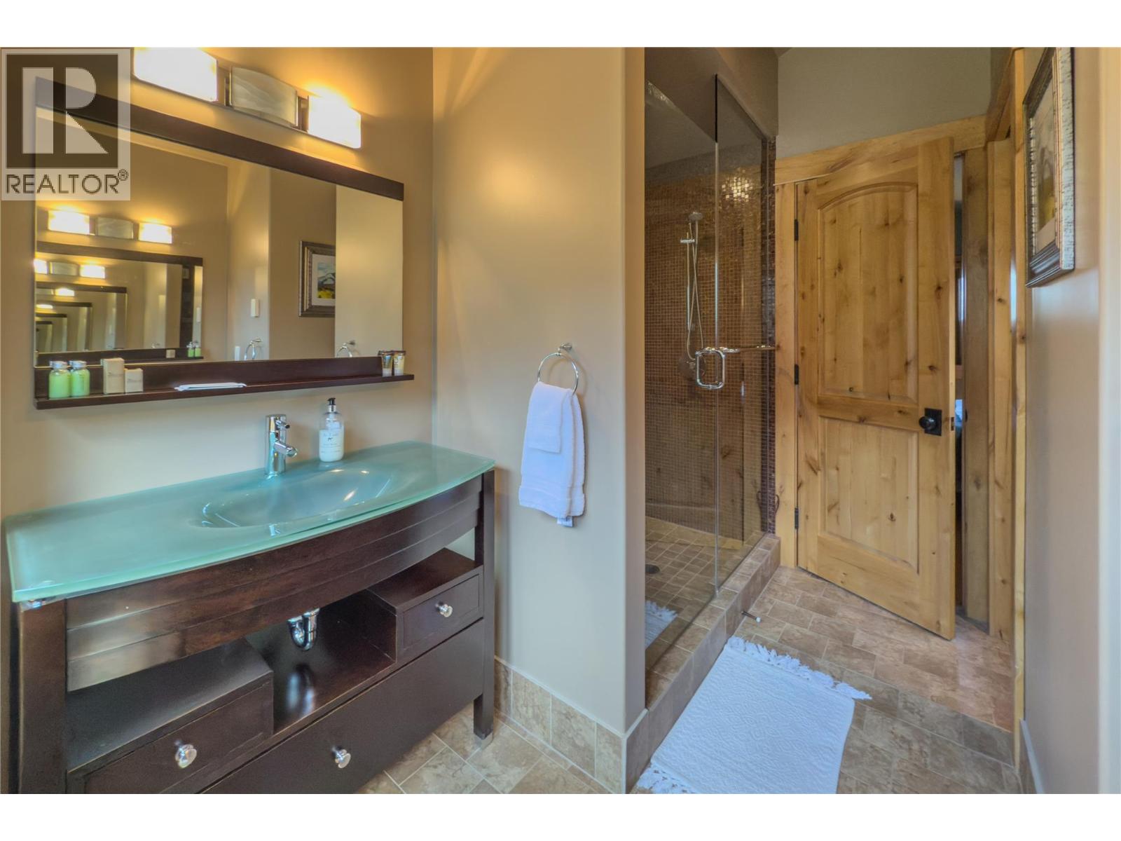 1590 GOLDEN AVENUE - 13