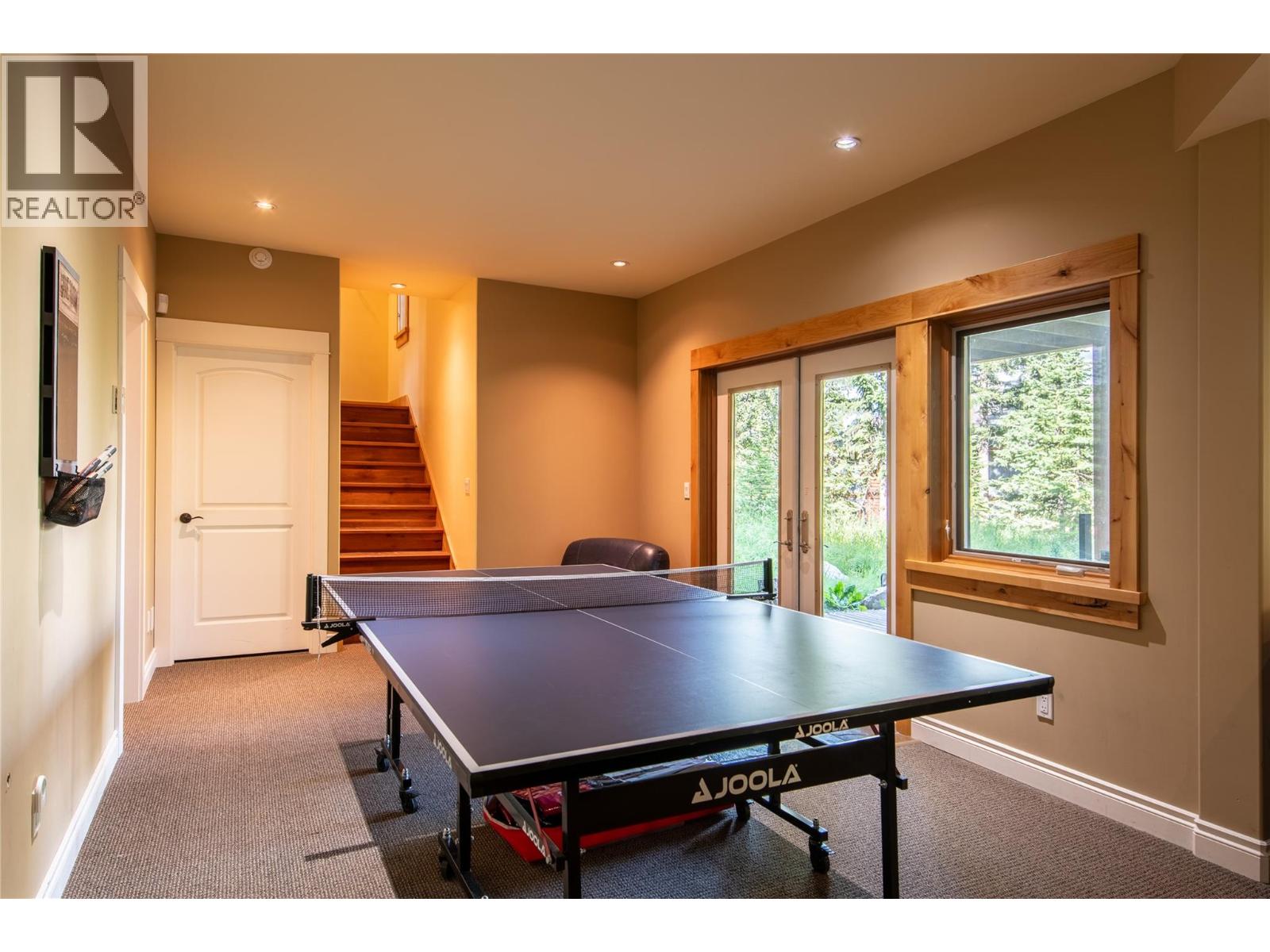 1590 GOLDEN AVENUE - 28