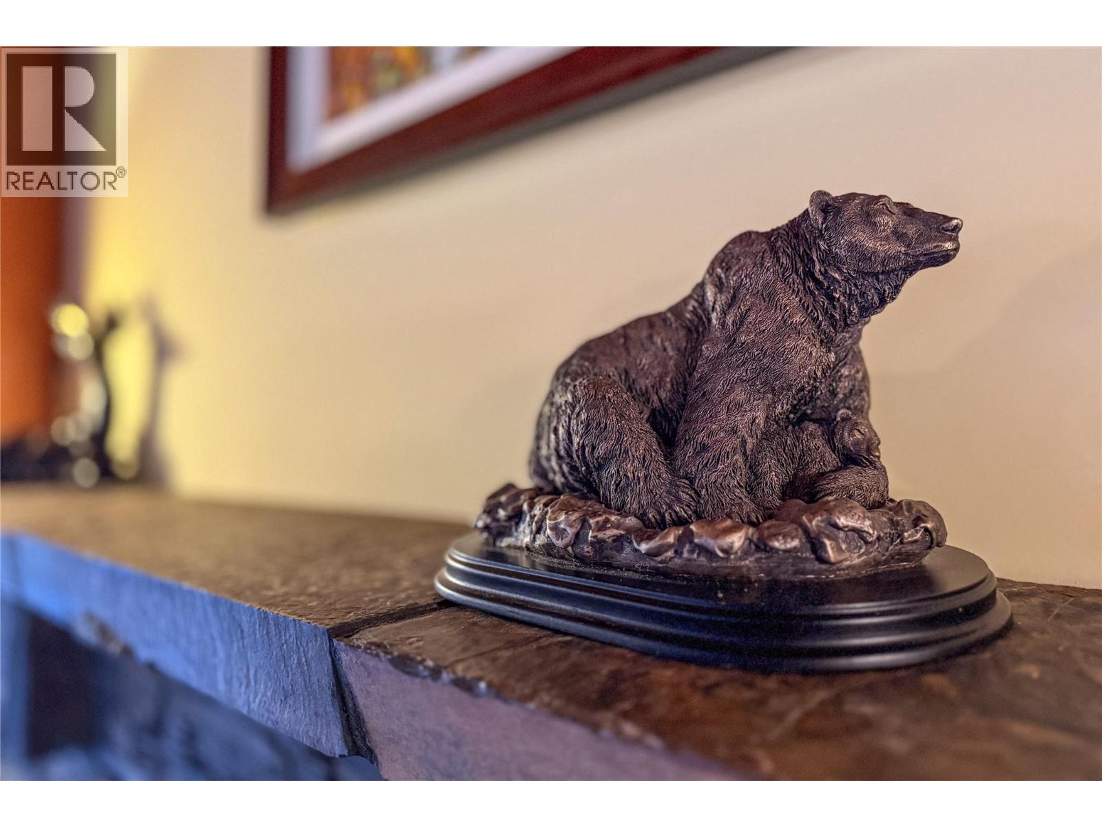 1590 GOLDEN AVENUE - 39