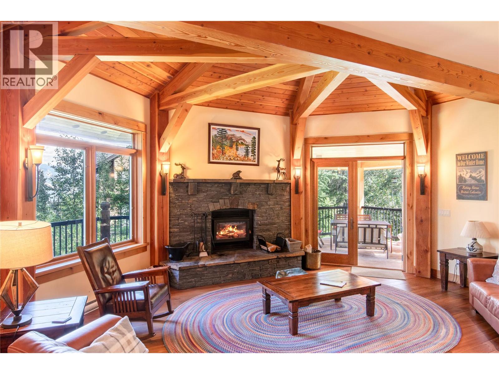 1590 GOLDEN AVENUE - 6