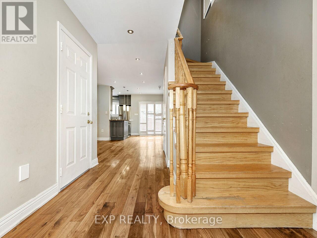 Photo 10 of 81 Triple Crown Avenue, Toronto ON