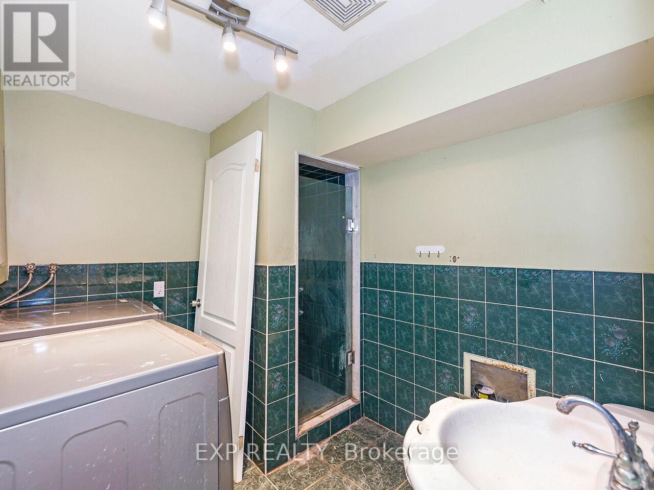 Photo 20 of 81 Triple Crown Avenue, Toronto ON