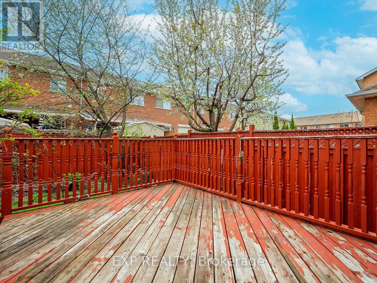 Photo 8 of 81 Triple Crown Avenue, Toronto ON