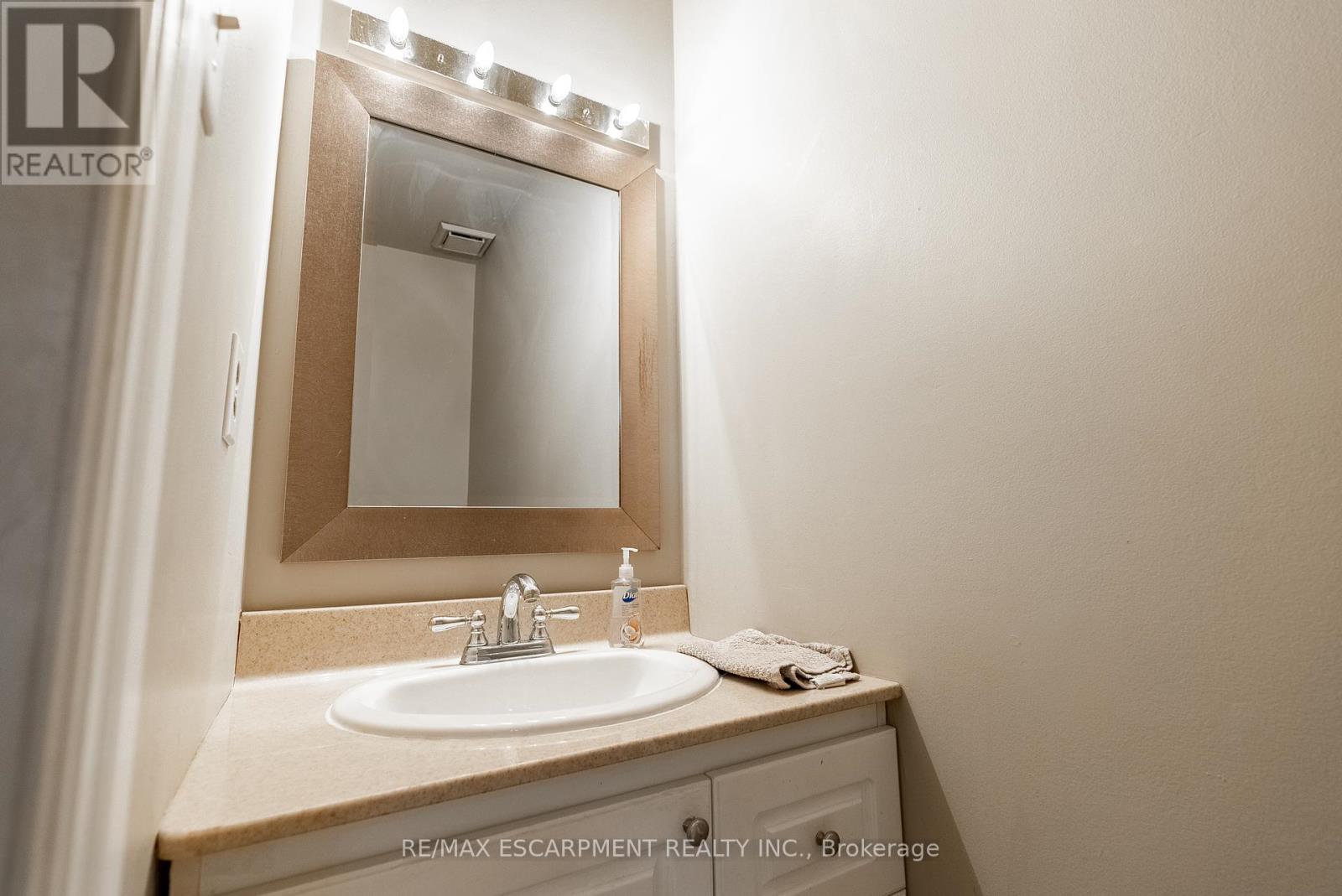 Photo 39 of 2465 Headon Forest Drive, Burlington ON