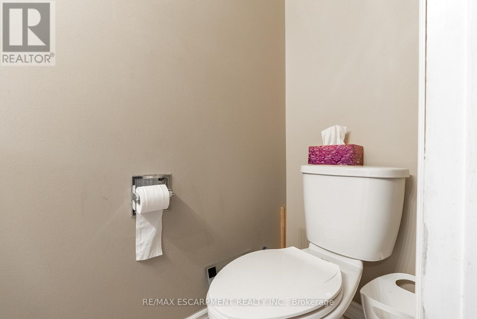 Photo 5 of 2465 Headon Forest Drive, Burlington ON