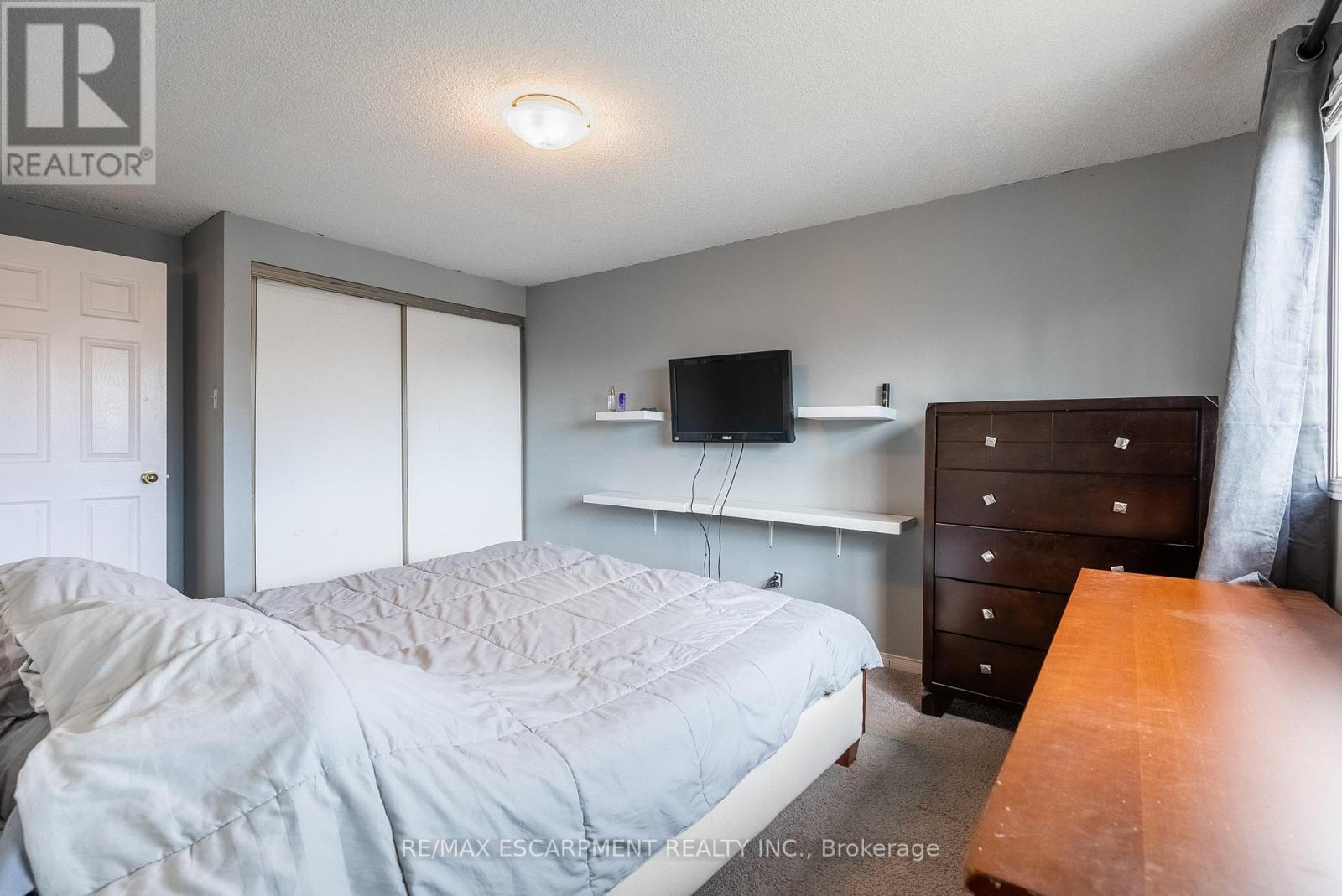 Photo 28 of 2465 Headon Forest Drive, Burlington ON