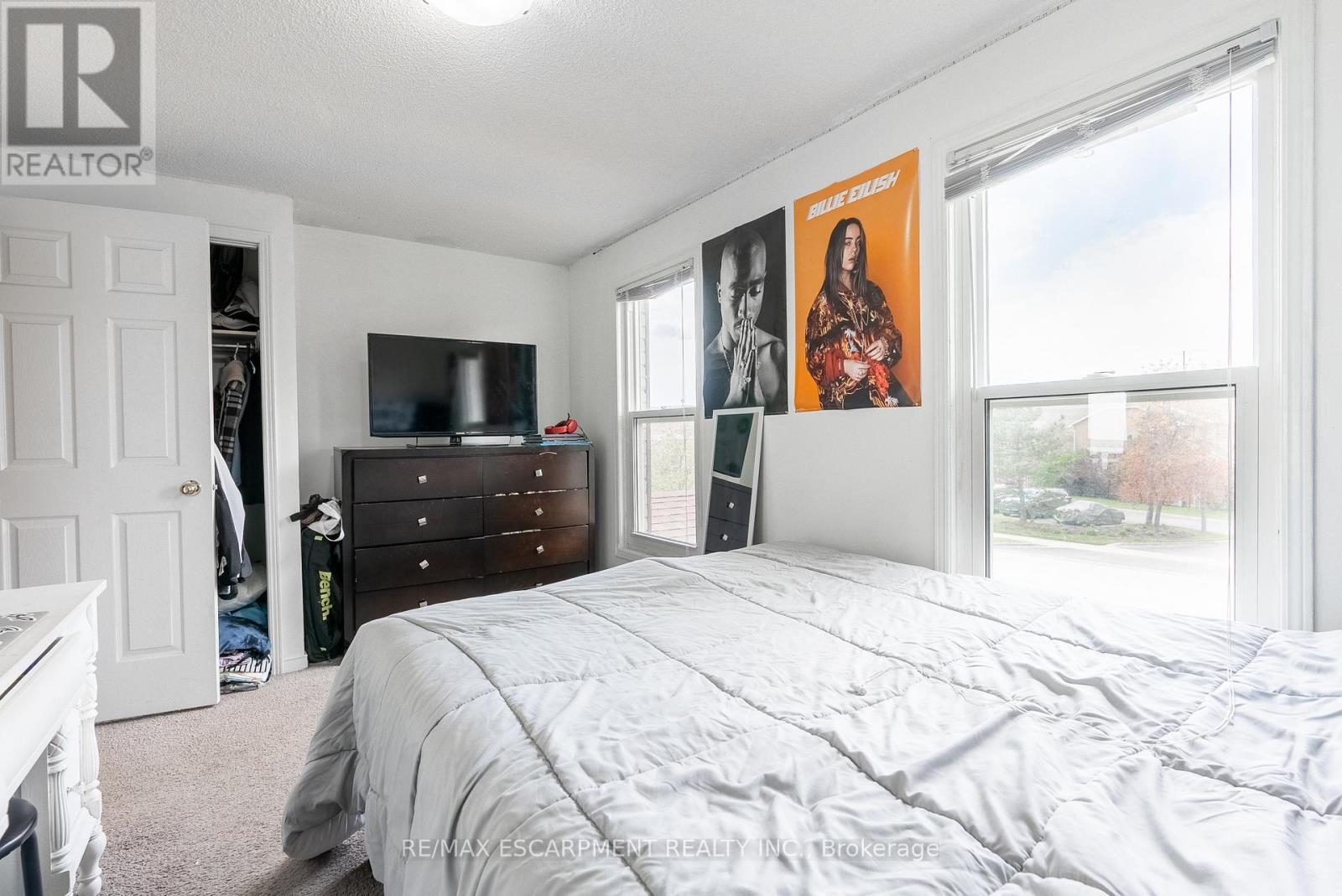 Photo 11 of 2465 Headon Forest Drive, Burlington ON