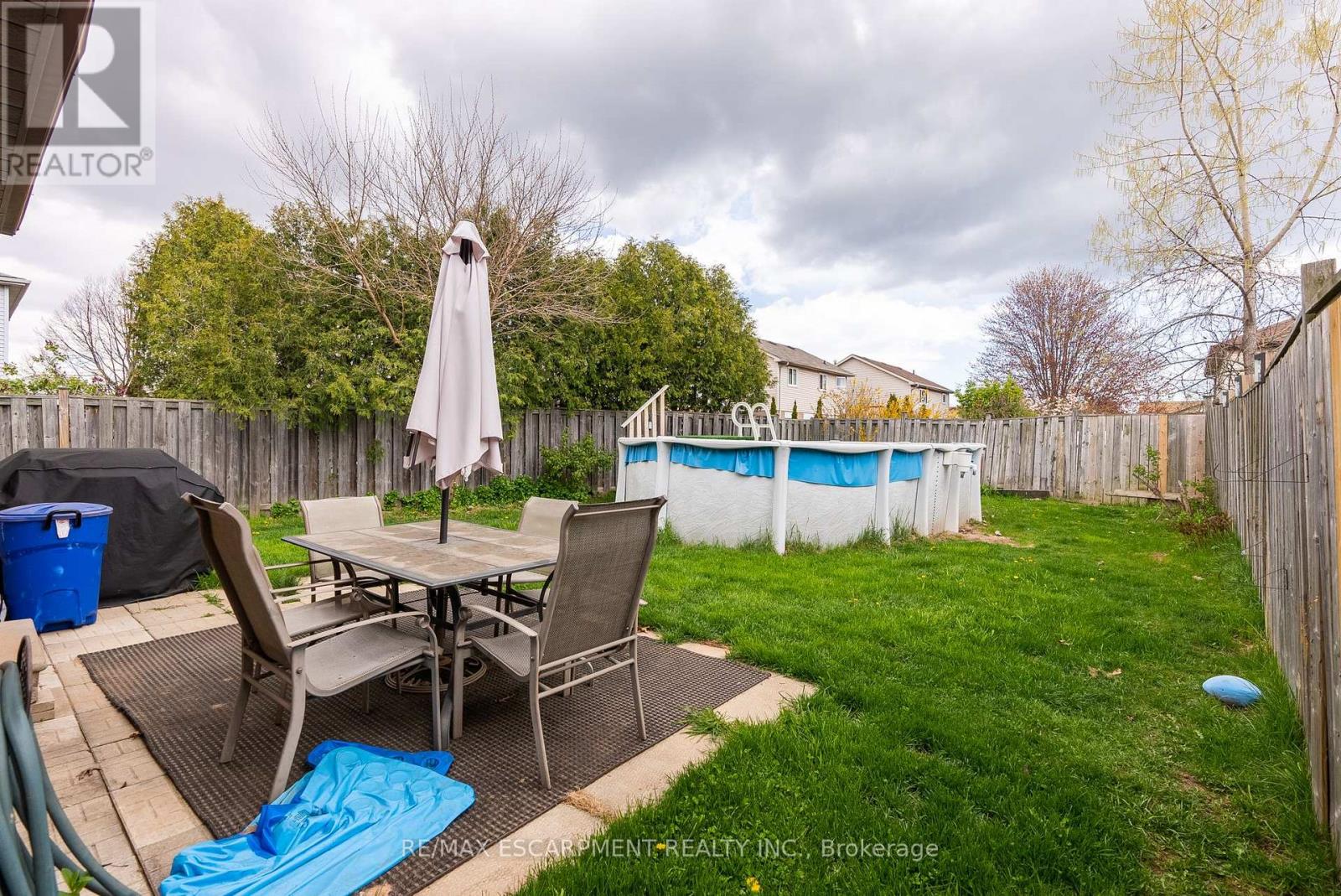 Photo 9 of 2465 Headon Forest Drive, Burlington ON