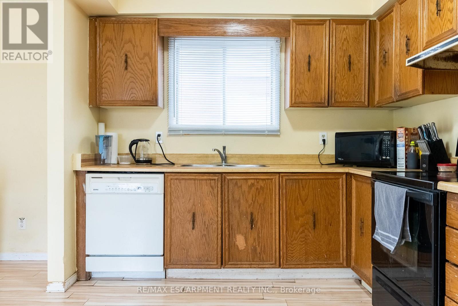 Photo 12 of 2465 Headon Forest Drive, Burlington ON