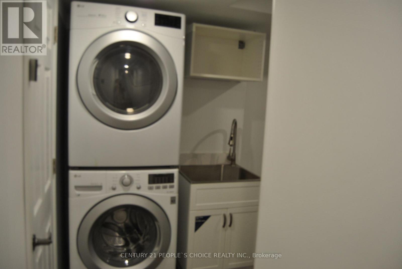 Photo 13 of 1248 Prestonwood Crescent, Mississauga ON