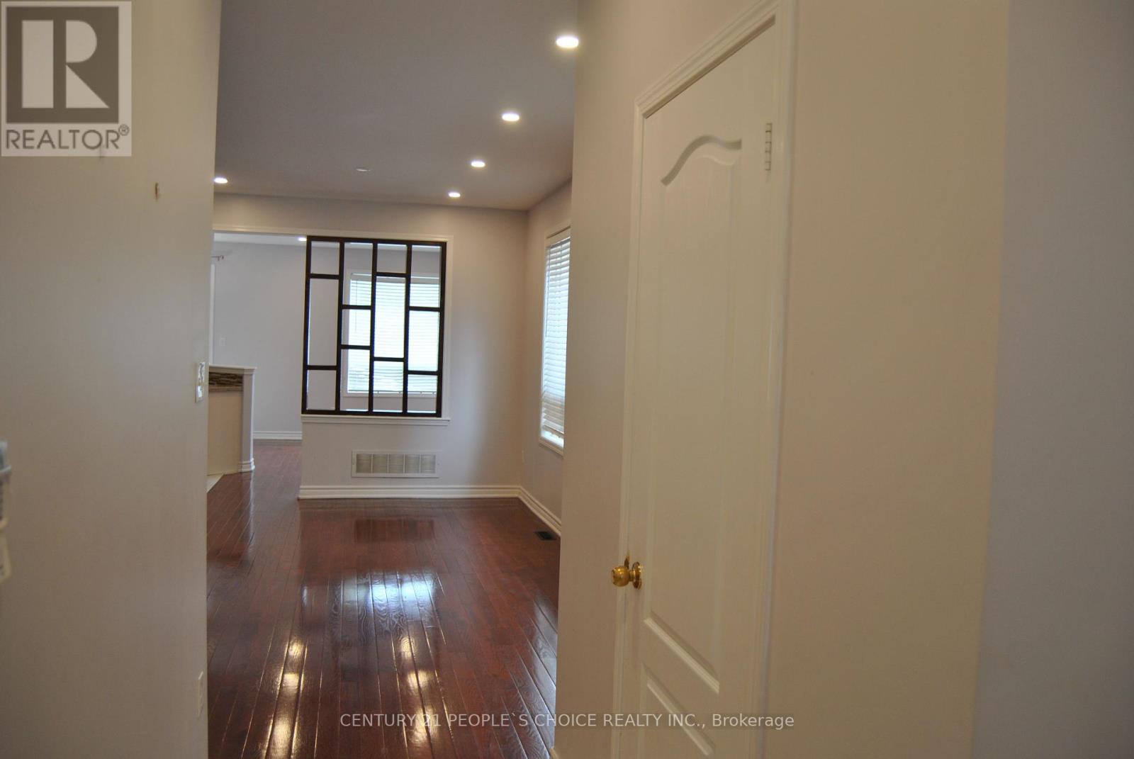 Photo 10 of 1248 Prestonwood Crescent, Mississauga ON