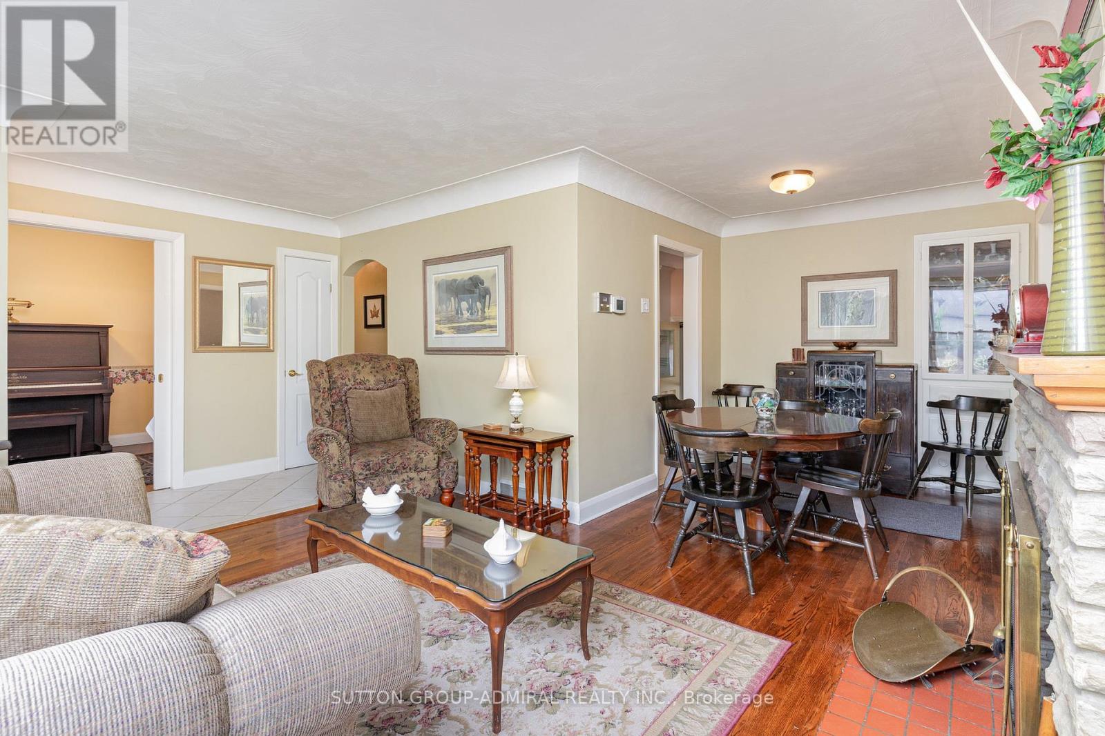 Photo 8 of 2455 Rebecca Street, Oakville ON