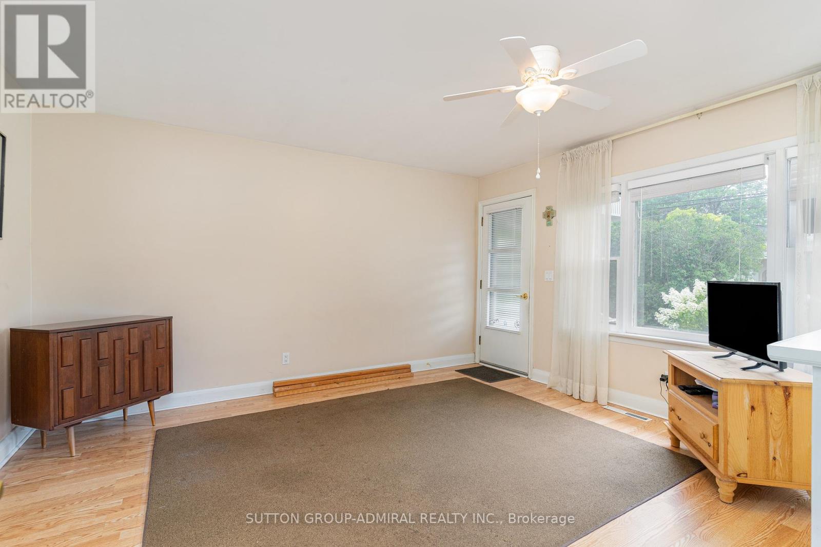 Photo 5 of 2455 Rebecca Street, Oakville ON