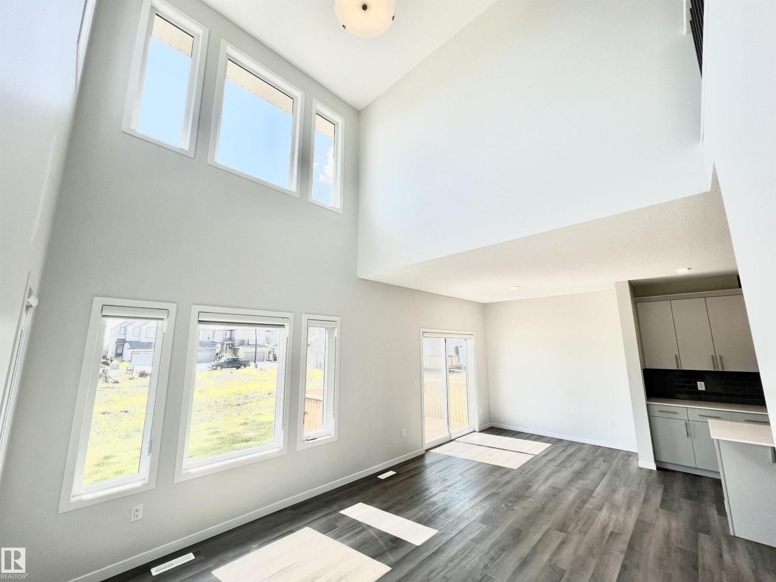 Photo 4 of 2404 193 St Nw, Edmonton AB