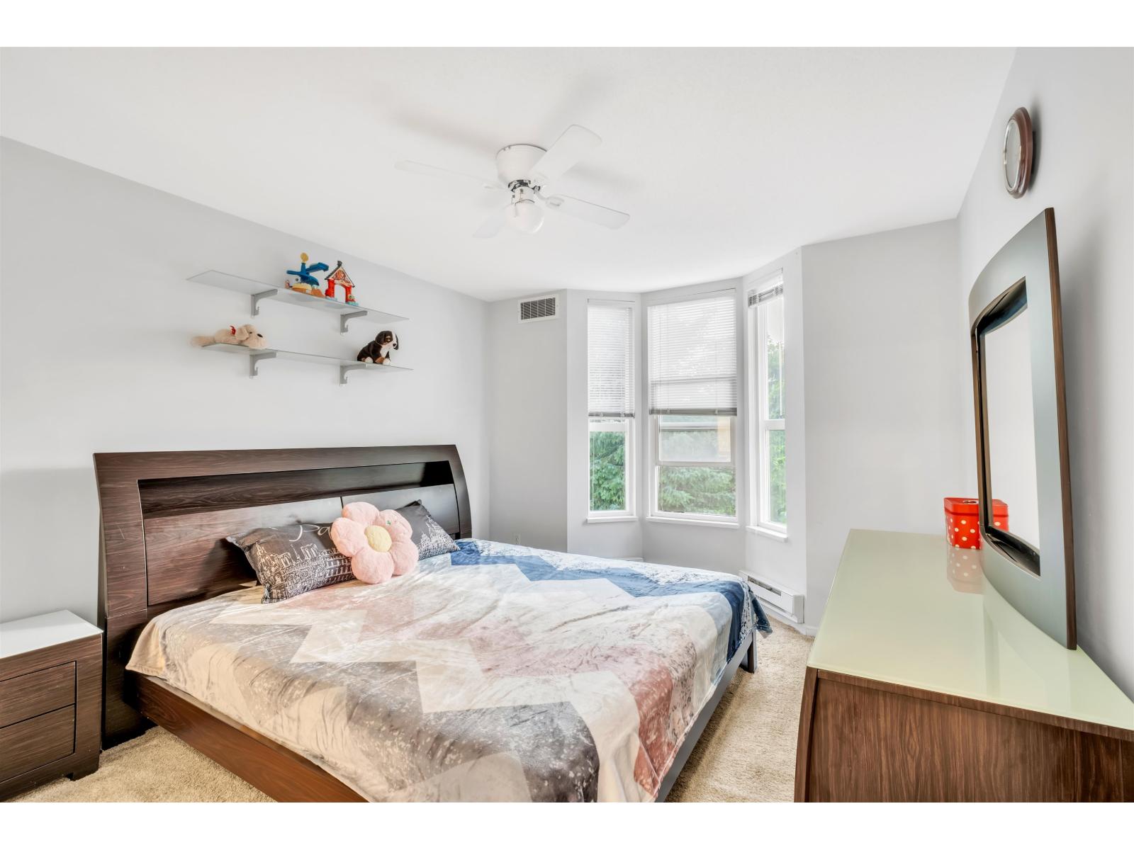 Photo 17 of 38 9559 130 A Street, Surrey BC