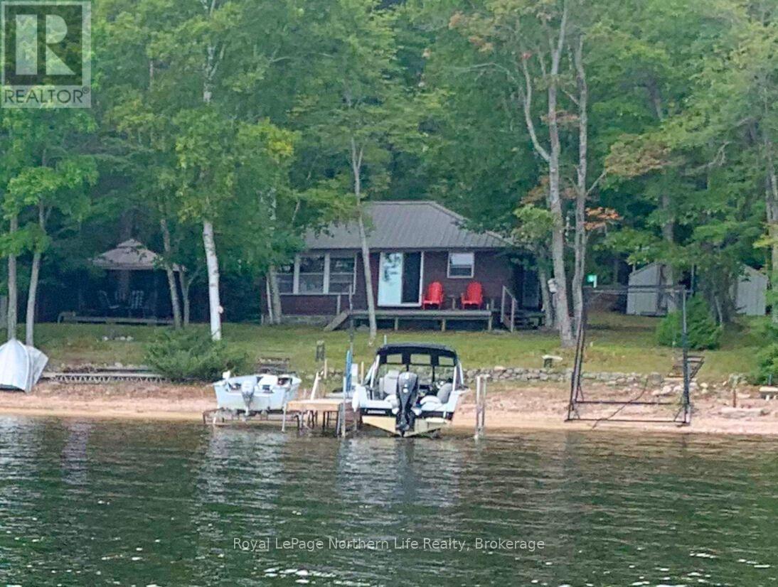 16 MUSKIE BAY LAKE NIPISSING - 1