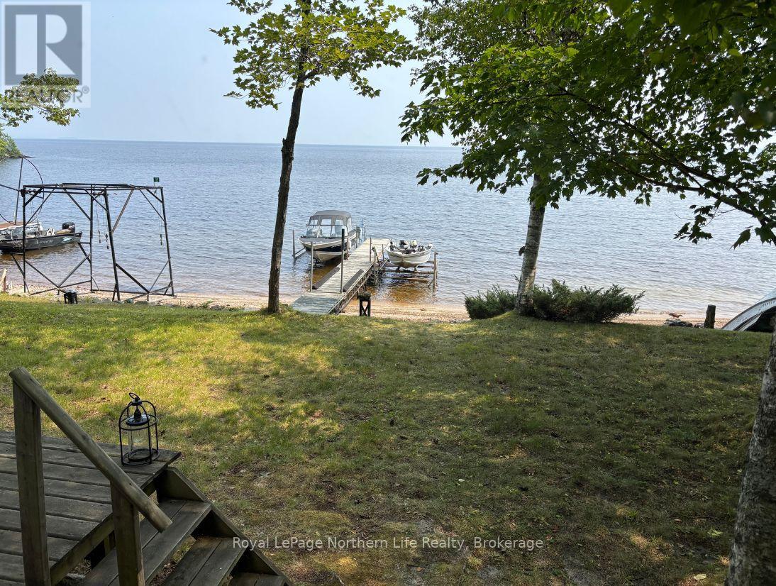 16 MUSKIE BAY LAKE NIPISSING - 3