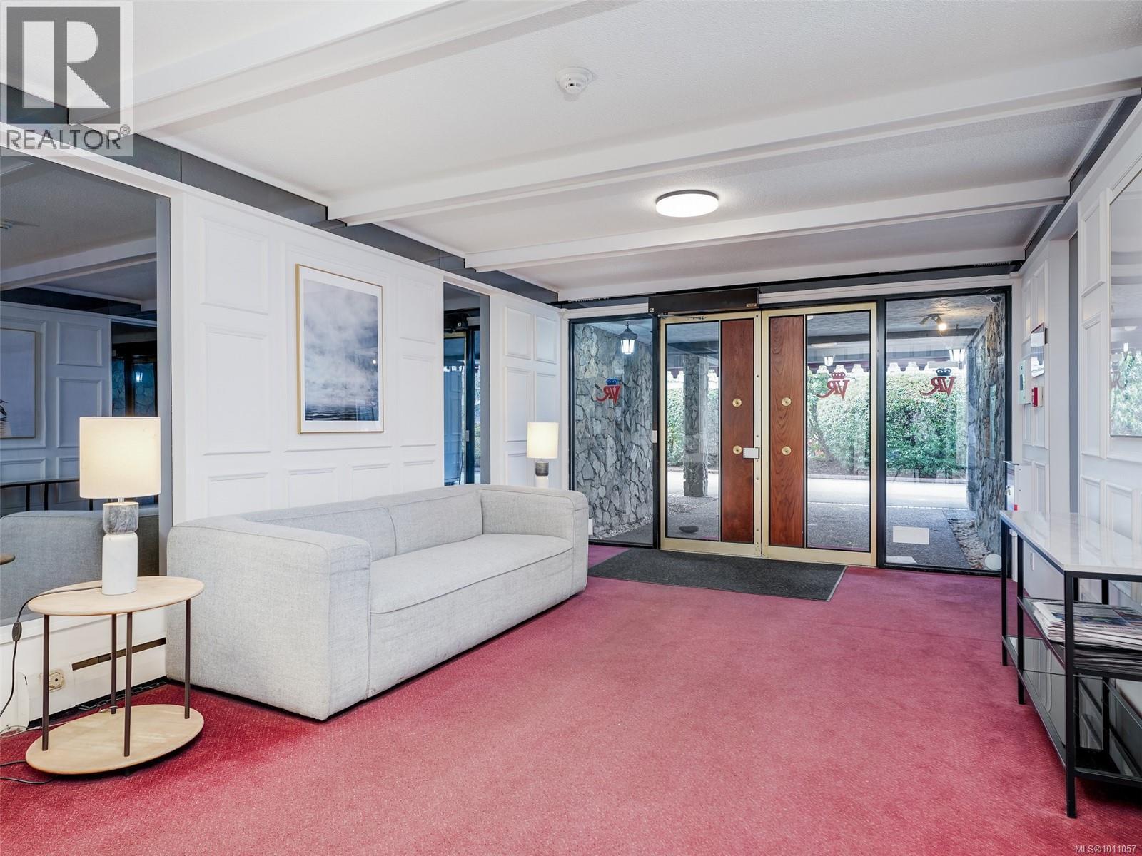 212 964 Heywood Ave, Victoria