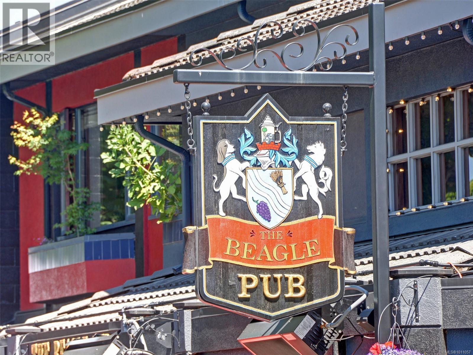 212 964 Heywood Ave, Victoria