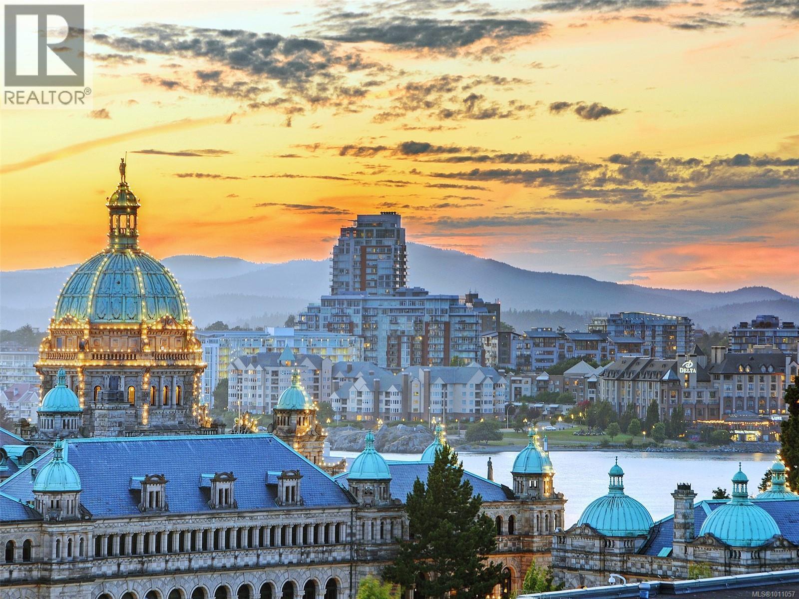 212 964 Heywood Ave, Victoria