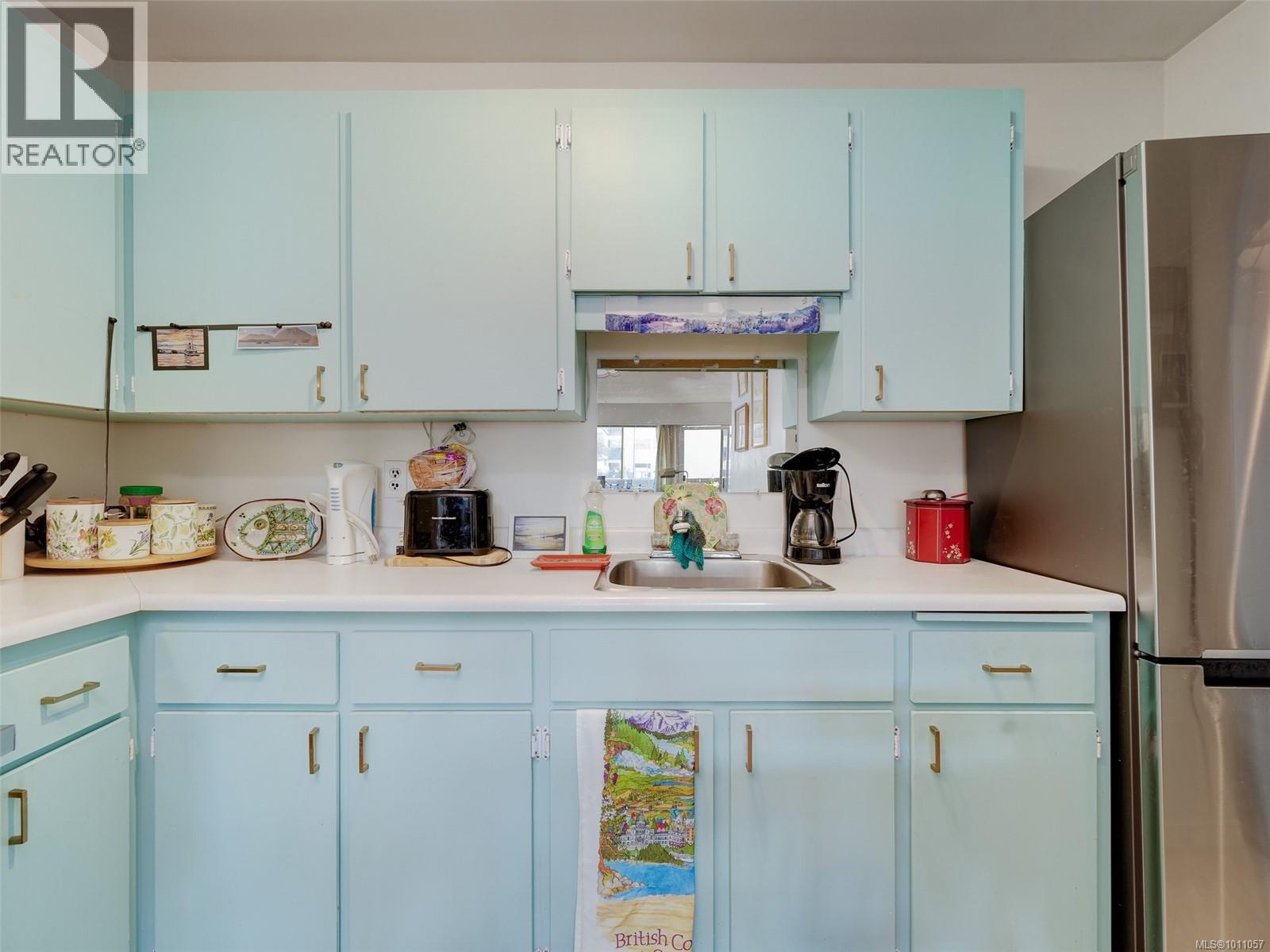 212 964 Heywood Ave, Victoria