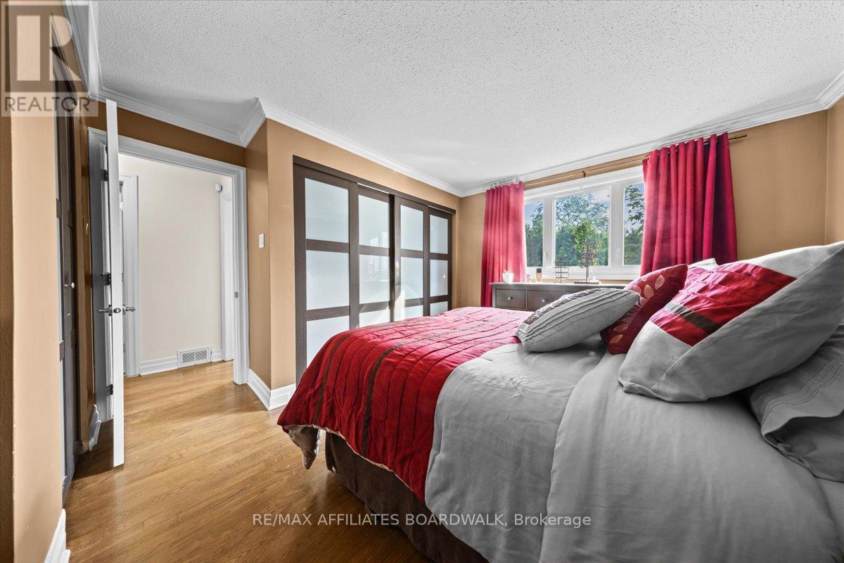 Photo 10 of 1856 Appleford Street, Ottawa ON
