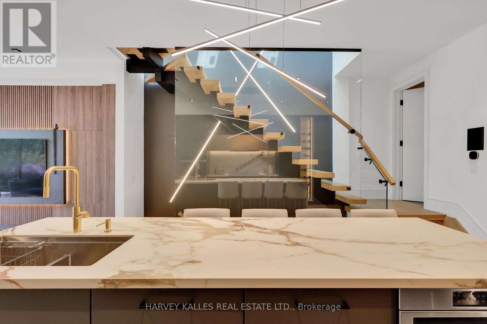 Photo 15 of 116 Deloraine Avenue, Toronto ON
