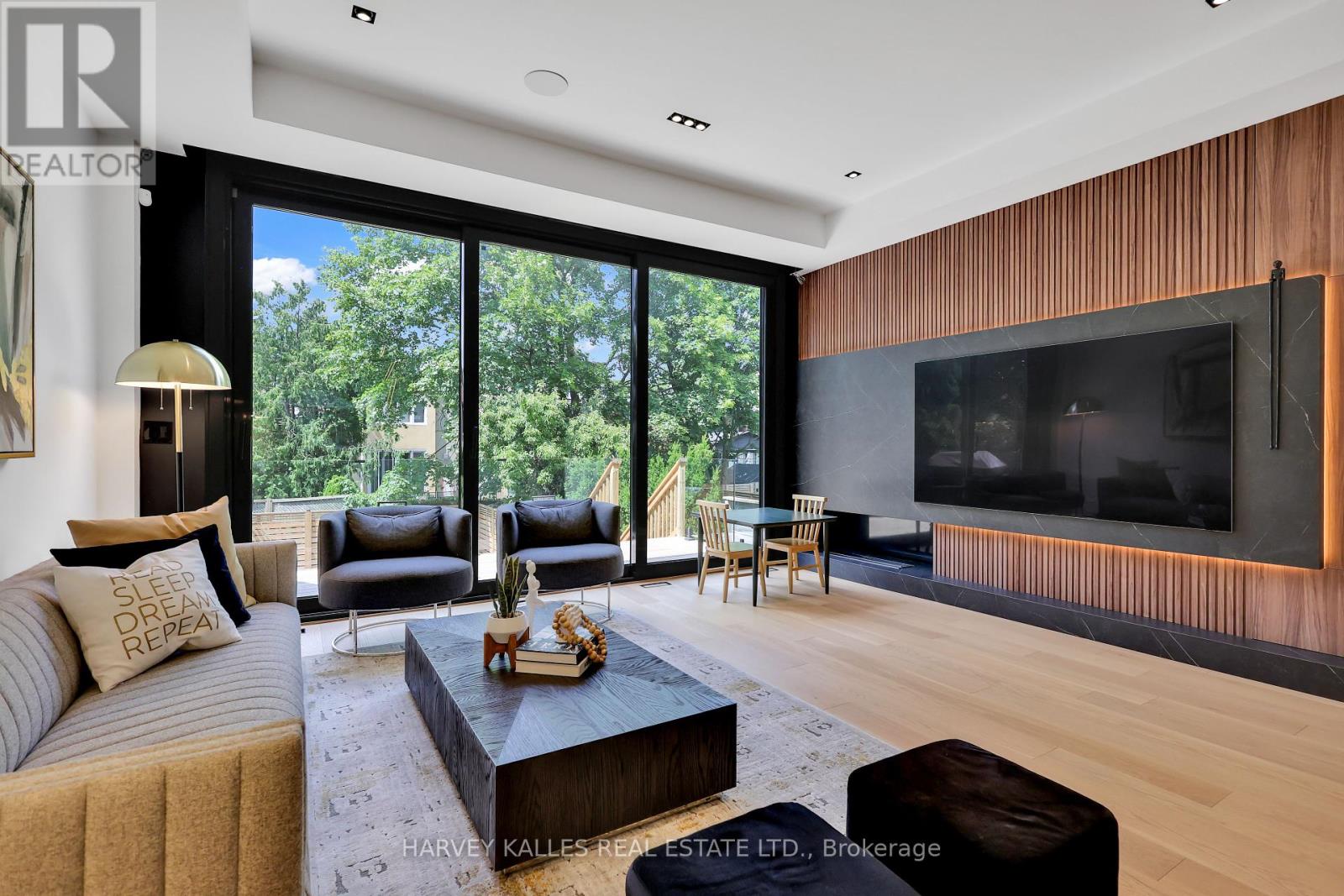 Photo 18 of 116 Deloraine Avenue, Toronto ON
