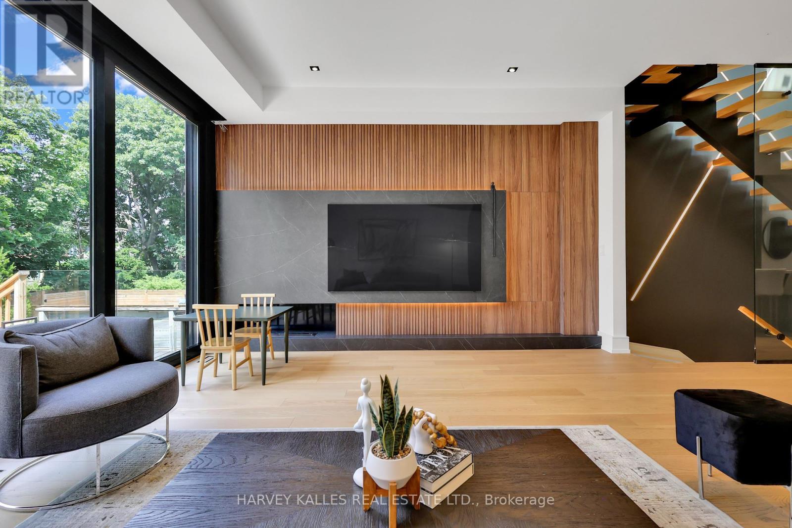 Photo 19 of 116 Deloraine Avenue, Toronto ON