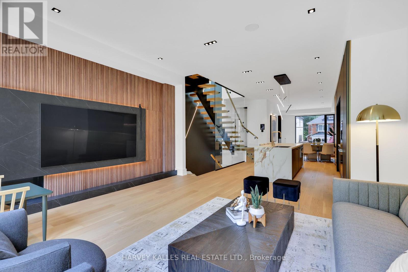 Photo 20 of 116 Deloraine Avenue, Toronto ON
