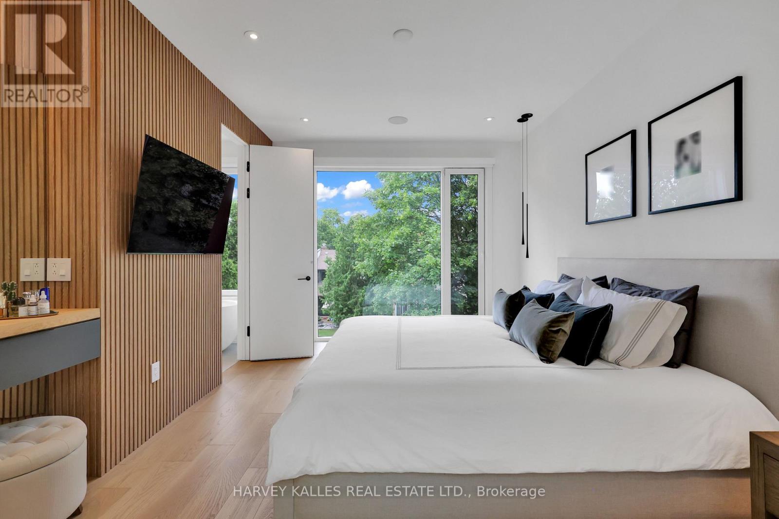 Photo 27 of 116 Deloraine Avenue, Toronto ON
