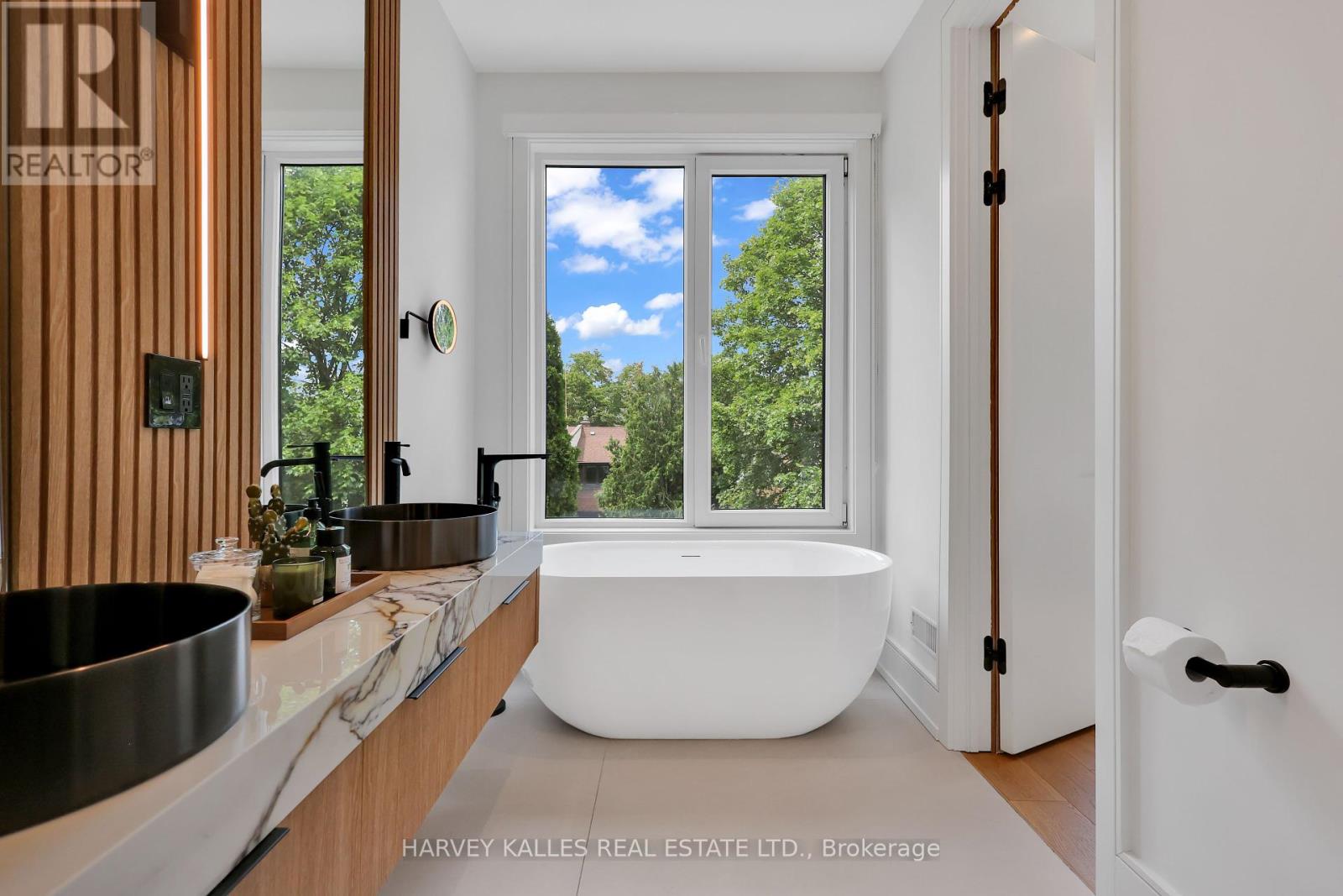 Photo 31 of 116 Deloraine Avenue, Toronto ON