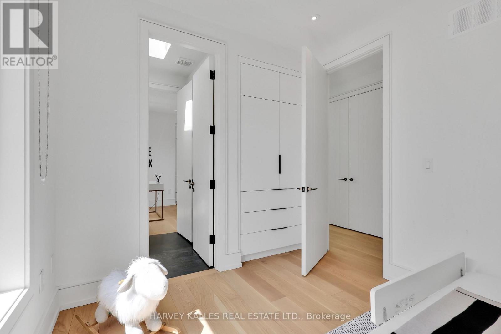 Photo 36 of 116 Deloraine Avenue, Toronto ON