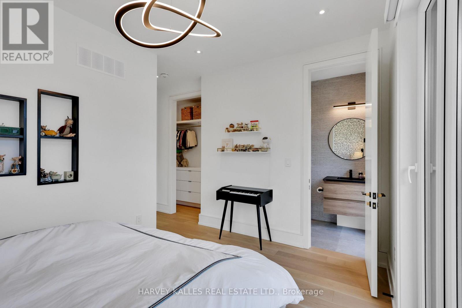 Photo 39 of 116 Deloraine Avenue, Toronto ON