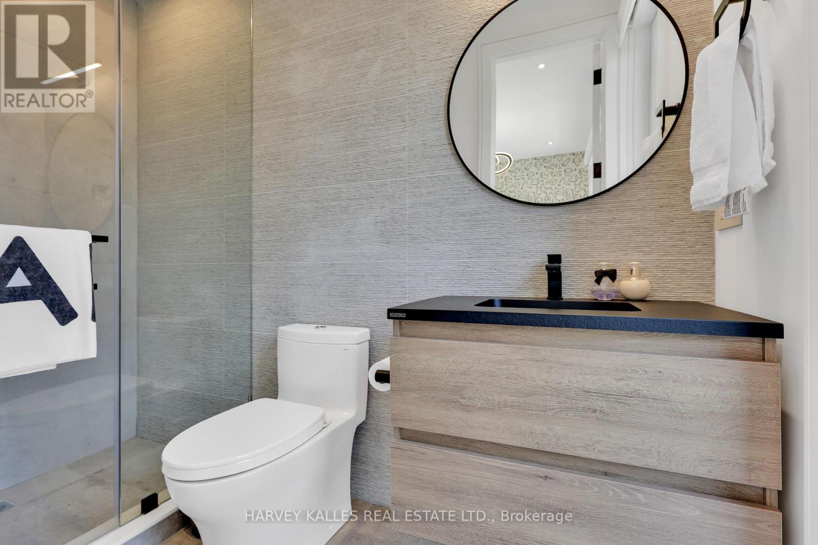 Photo 40 of 116 Deloraine Avenue, Toronto ON