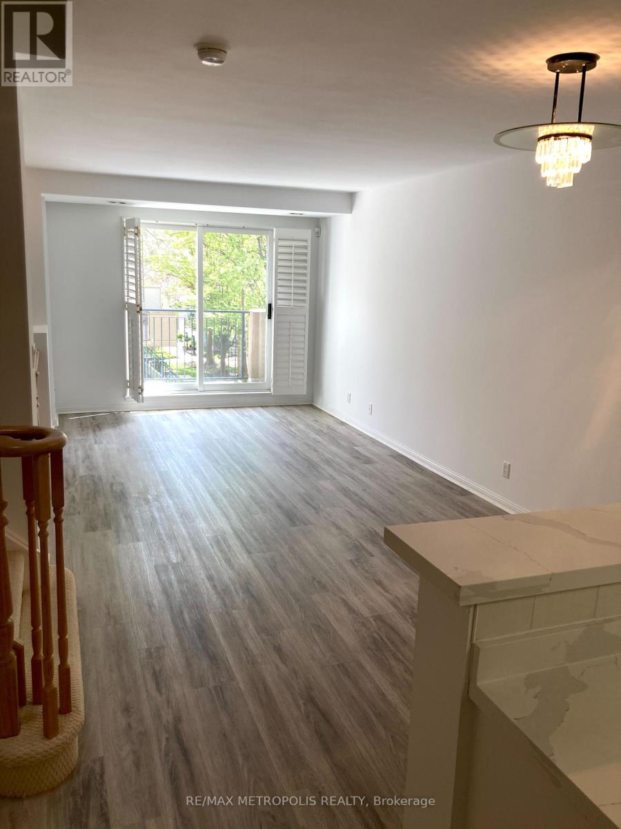 Photo 9 of 1602 28 Sommerset Way, Toronto ON