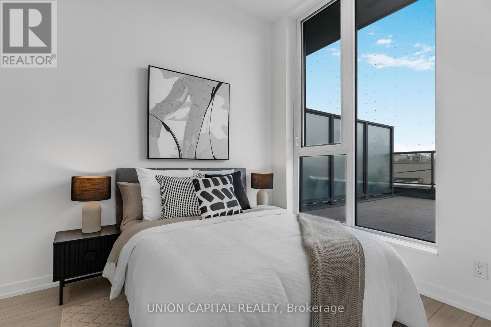 Photo 6 of 205 500 Dupont Street, Toronto ON