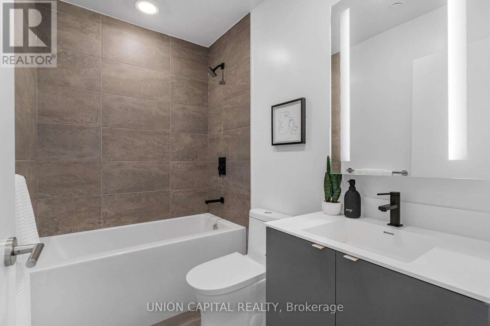 Photo 17 of 205 500 Dupont Street, Toronto ON