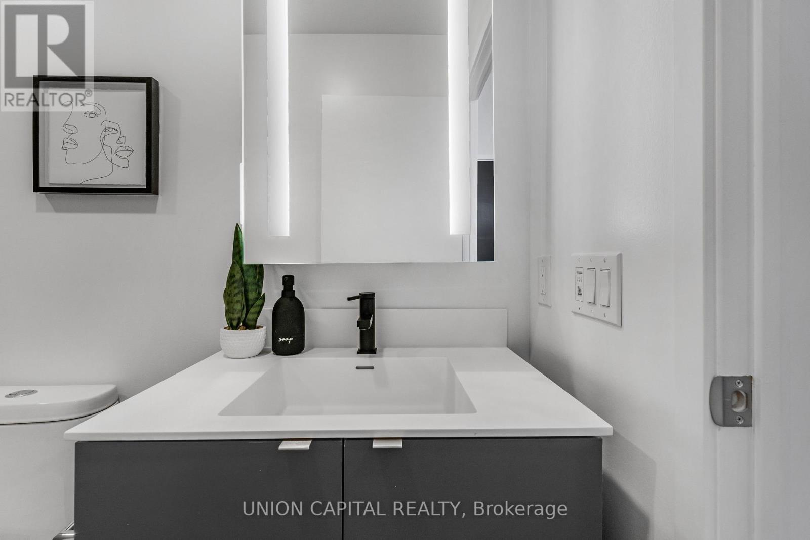 Photo 9 of 205 500 Dupont Street, Toronto ON
