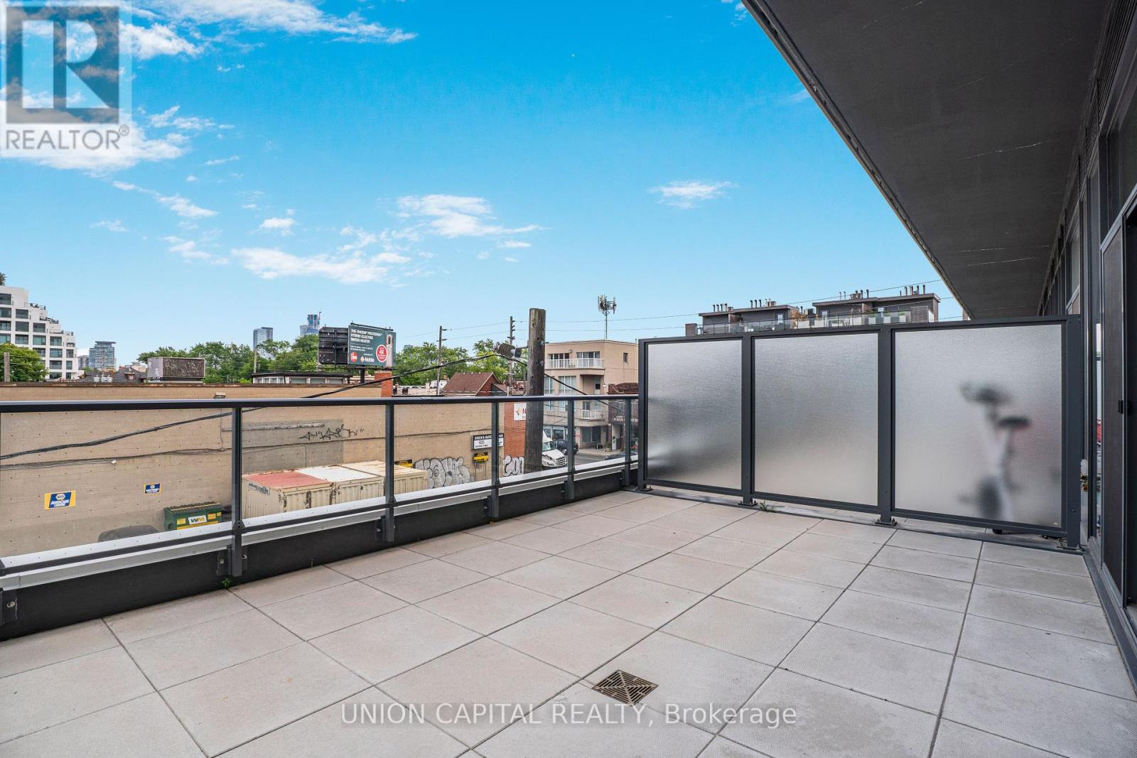 Photo 3 of 205 500 Dupont Street, Toronto ON