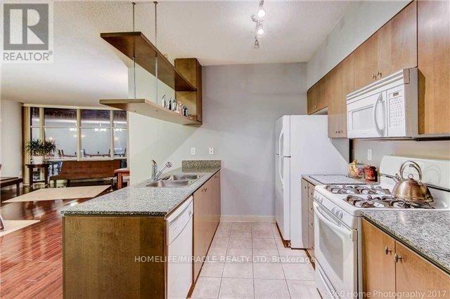 Photo 2 of 509 35 Mariner Terrace, Toronto ON