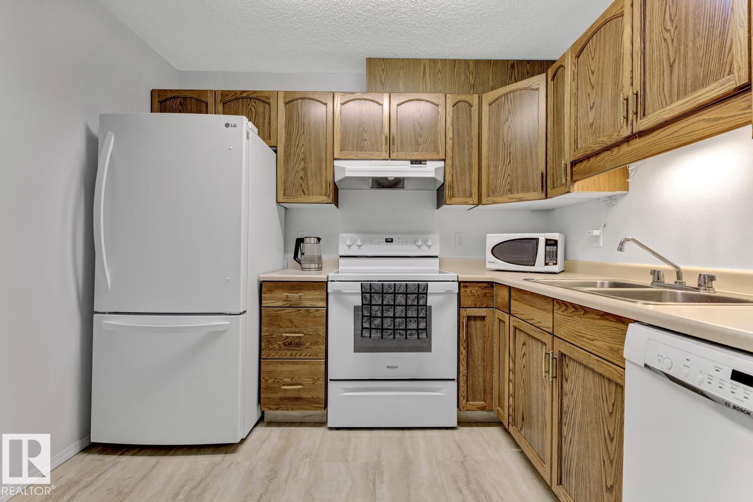 Photo 18 of 206 15503 106 St Nw, Edmonton AB