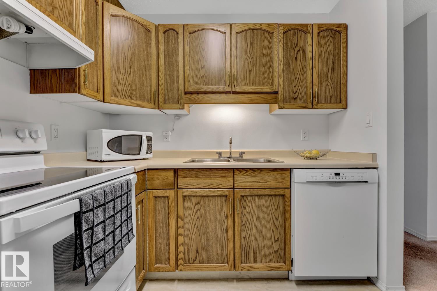 Photo 6 of 206 15503 106 St Nw, Edmonton AB