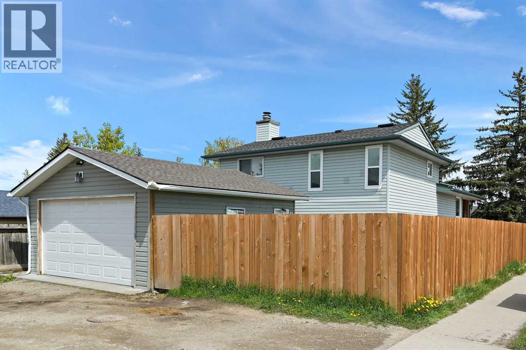 Single Family House 4 Level for Sale in  Centre Street NW Beddington Heights Calgary 