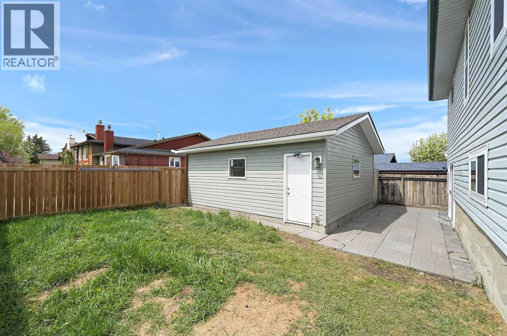Single Family House 4 Level for Sale in  Centre Street NW Beddington Heights Calgary 