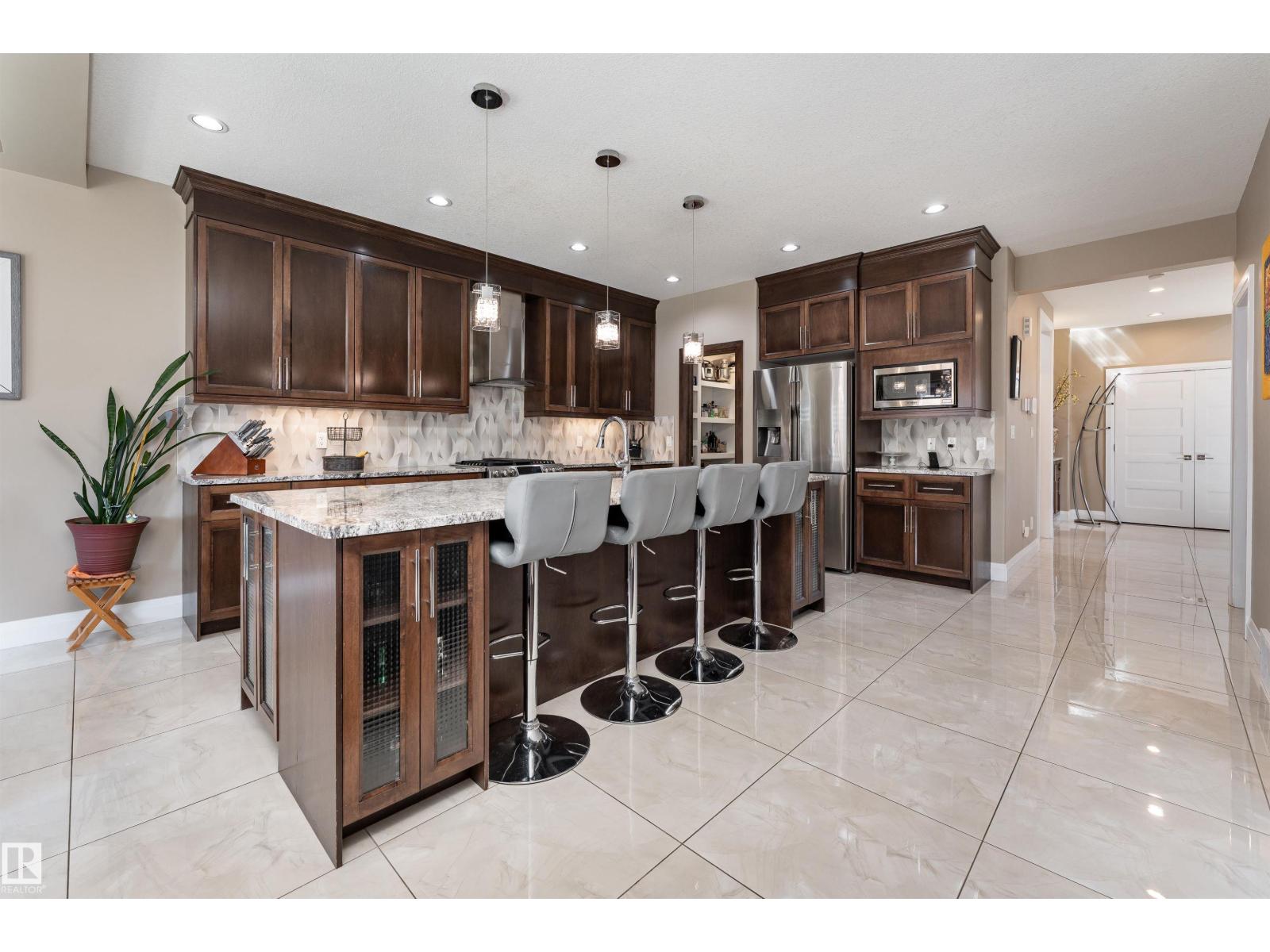 Photo 11 of 16508 133 St Nw, Edmonton AB