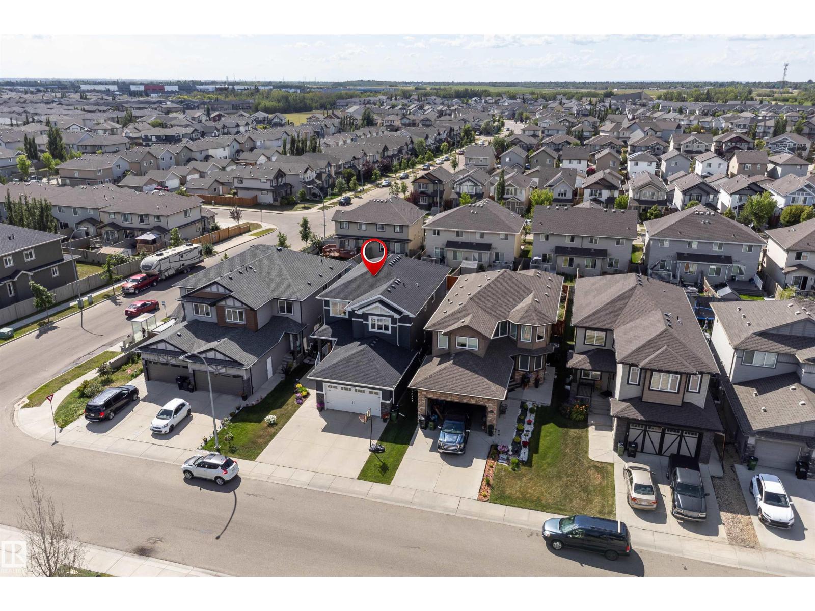Photo 3 of 16508 133 St Nw, Edmonton AB