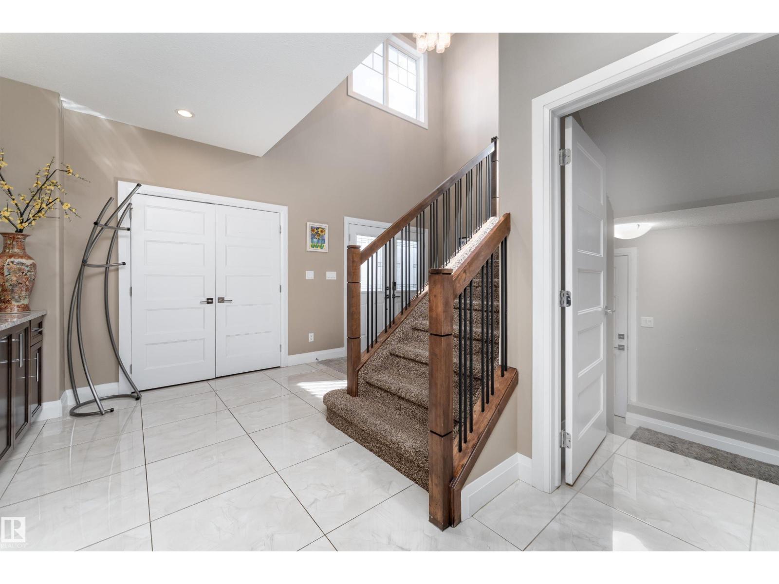 Photo 9 of 16508 133 St Nw, Edmonton AB