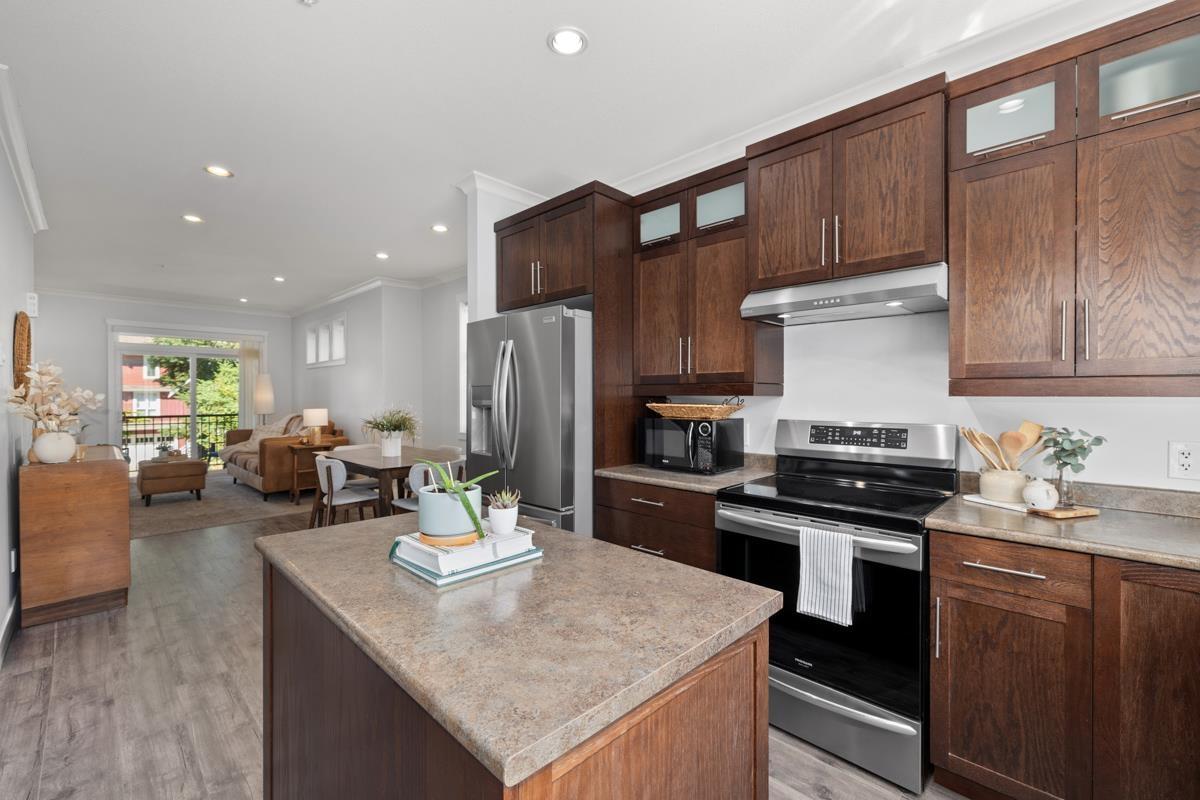 Photo 9 of 20 5805 Sappers Way Garrison Crossing, Chilliwack BC