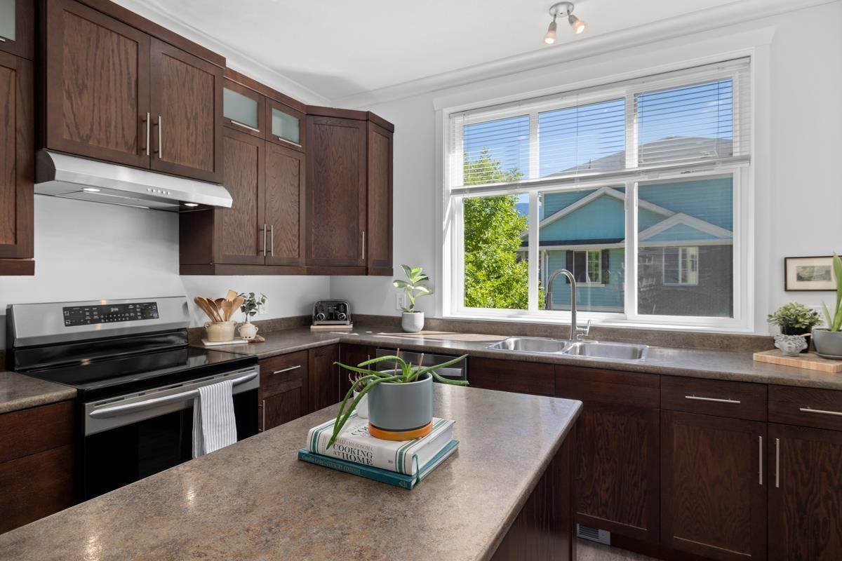 Photo 13 of 20 5805 Sappers Way Garrison Crossing, Chilliwack BC